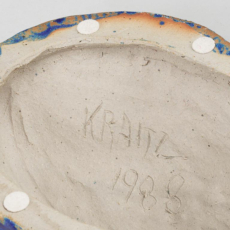Ulla Kraitz, skulptur, stengods, signerad och daterad 1988.