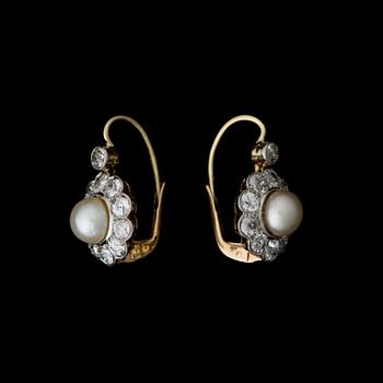 A PAIR OF EARRINGS, pearls, old cut diamonds, 18K gold.