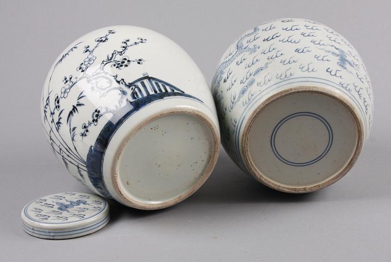BOJANER, 2 st, porslin, Kina, 1900-tal.