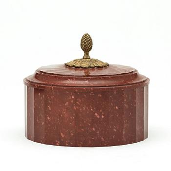 A SWEDISH EMPIRE 19TH CENTURY PORPHYRY BUTTER BOX.
