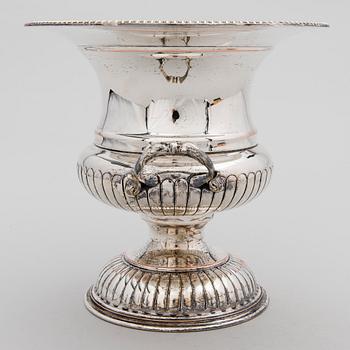 A CHAMPAGNE COOLER, silver on copper, England early 20th century.