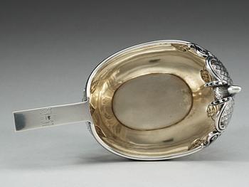 A Russian silver kovsh, makers mark of Pjotr Loskutov, Moscow 1896-1908.