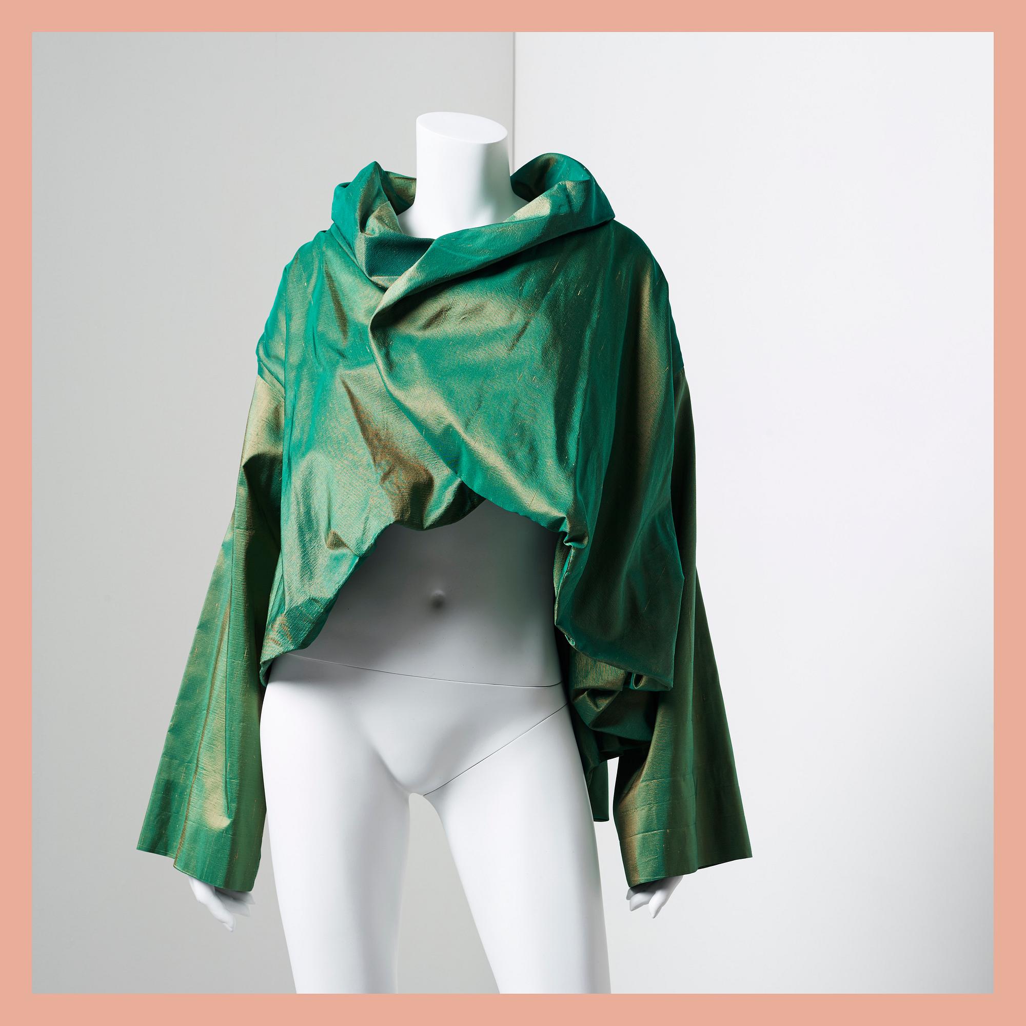 BOLERO/JACKET, Romeo Gigli, size 42.