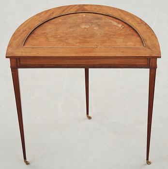 BORD. Sengustavianskt stockholmsarbete, omkring år 1800.