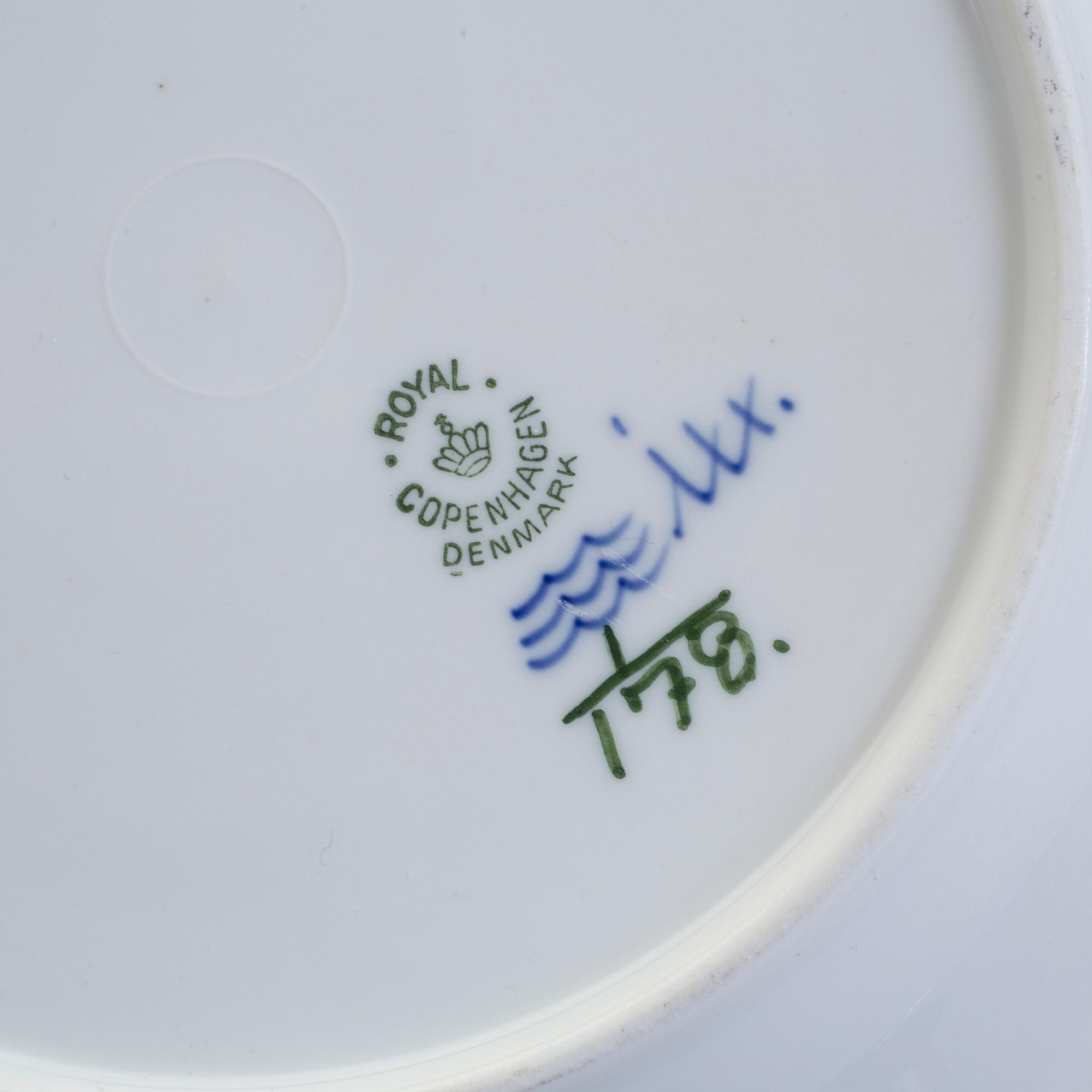 SERVISDELAR, 133 st, porslin, "Musselmalet", Royal Copenhagen, Danmark, 1900-talets andra hälft.