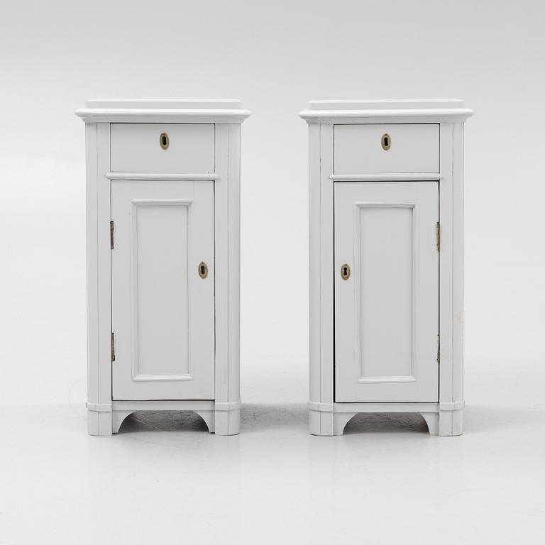 Sängbord, ett par, tidigt 1900-tal.