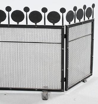 BRASSKYDD, järnsmide, 1900-talets andra hälft.