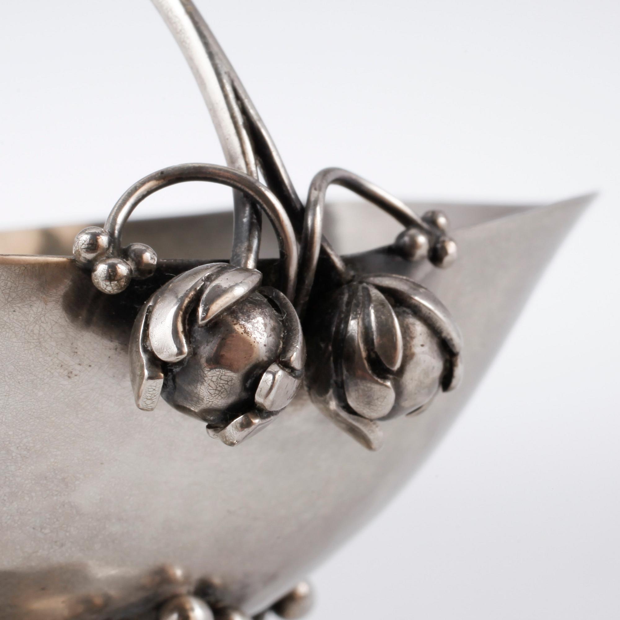 SALTKAR, sterlingsilver, Georg Jensen, Köpenhamn. 1900-talets första hälft. Vikt ca 80 g.