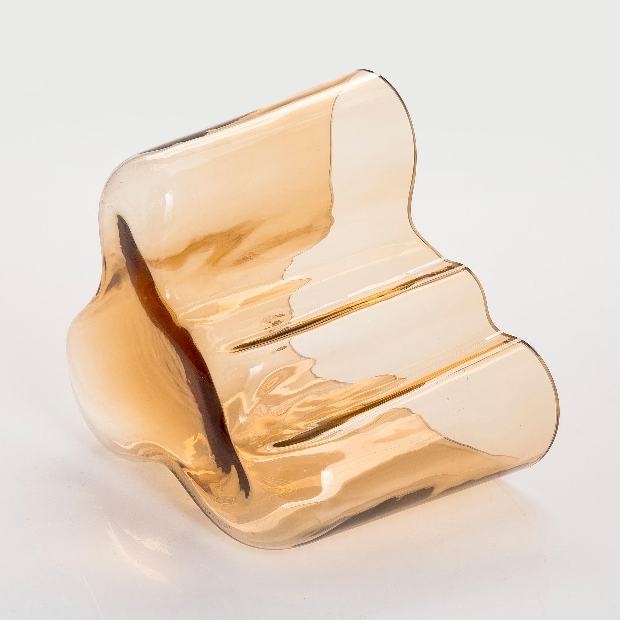 Alvar Aalto, maljakko, 3030, signeerattu Alvar Aalto Iittala 1936-1996.