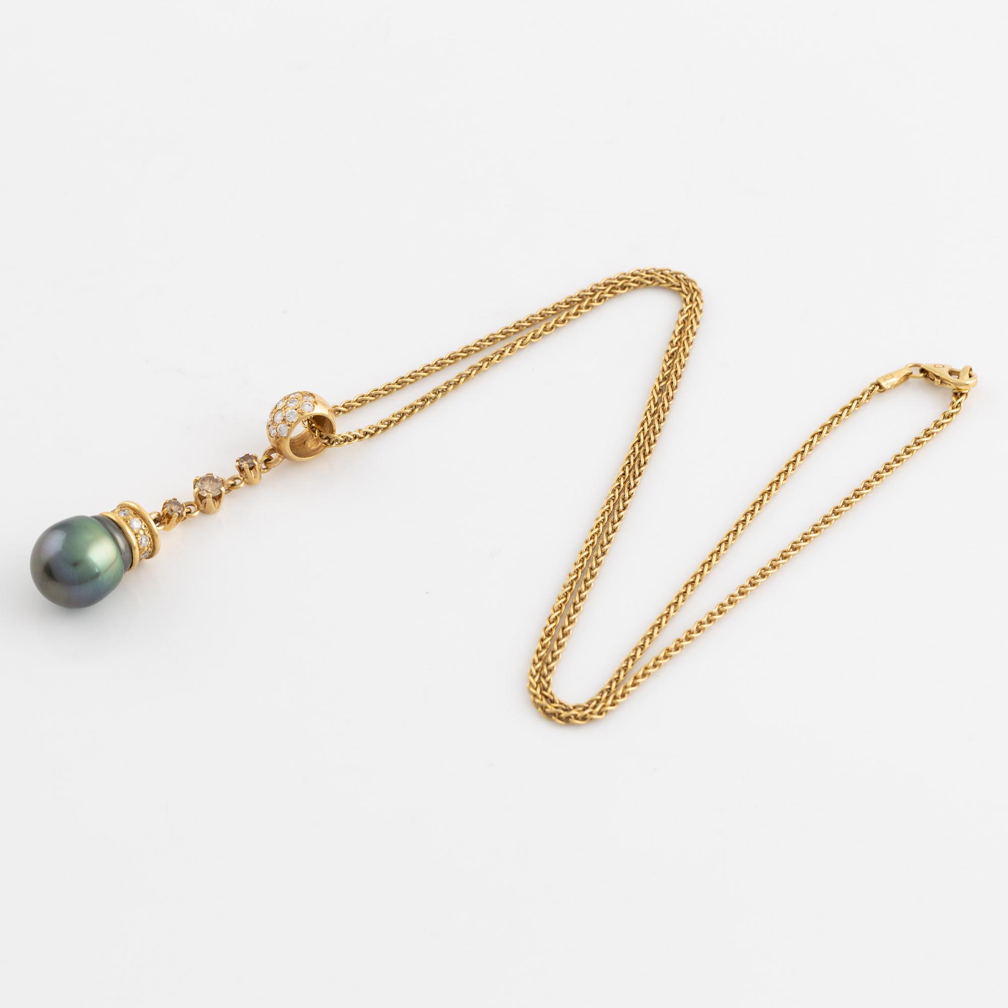 Halsband, 14K och 18K guld, Tahitipärla, diamanter ca 0.72 ct tot. Ofelia Jewelry, Helsingfors.