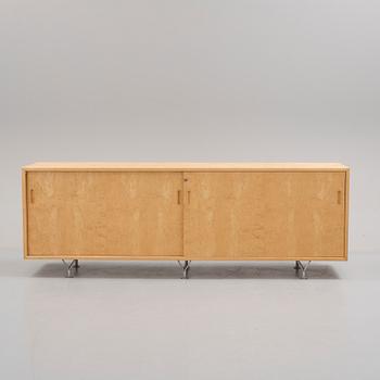 BRUNO MATHSSON, SIDEBOARD/SKÄNK, "Mi 806", 1900-talets andra hälft.