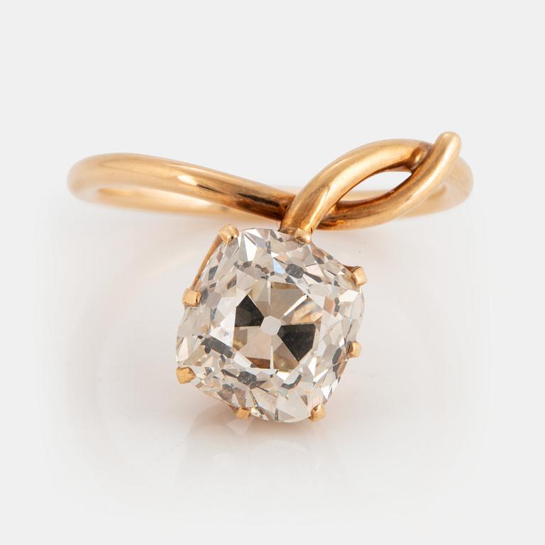 Ring 14K guld med en gammalslipad cushionformad diamant ca 3.50 ct kvalitet ca J/K vs.