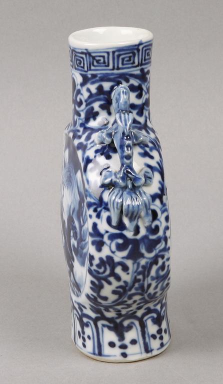 PILGRIMSFLASKA, porslin, Kina, 1800-tal.