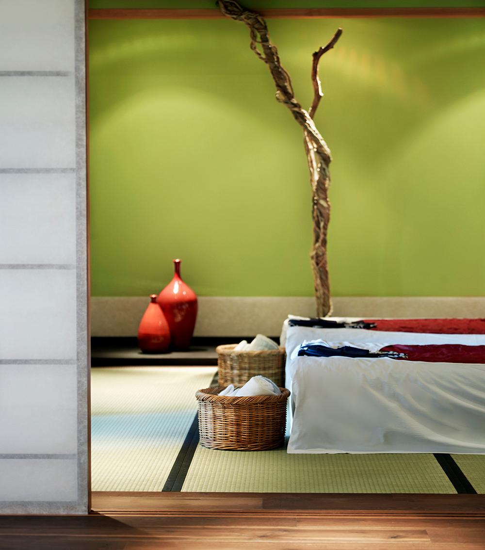 YASURAGI HASSELUDDEN, övernattning i svit inkl middag, frukost och massage för två personer.