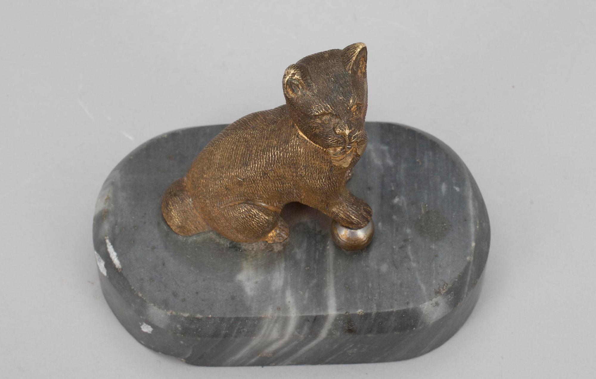 BORDSDEKOR, brons samt sten. 1900-tal.