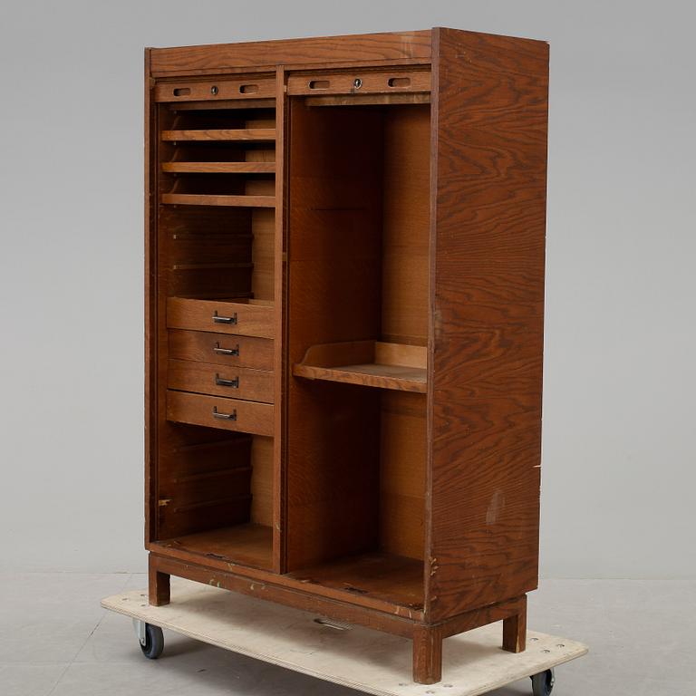 DOKUMENTSKÅP, 1900-talets första hälft.