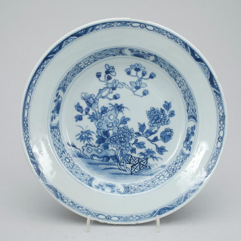 TALLRIKAR, 4 st, porslin, Kina, Qianlong (1736-35).