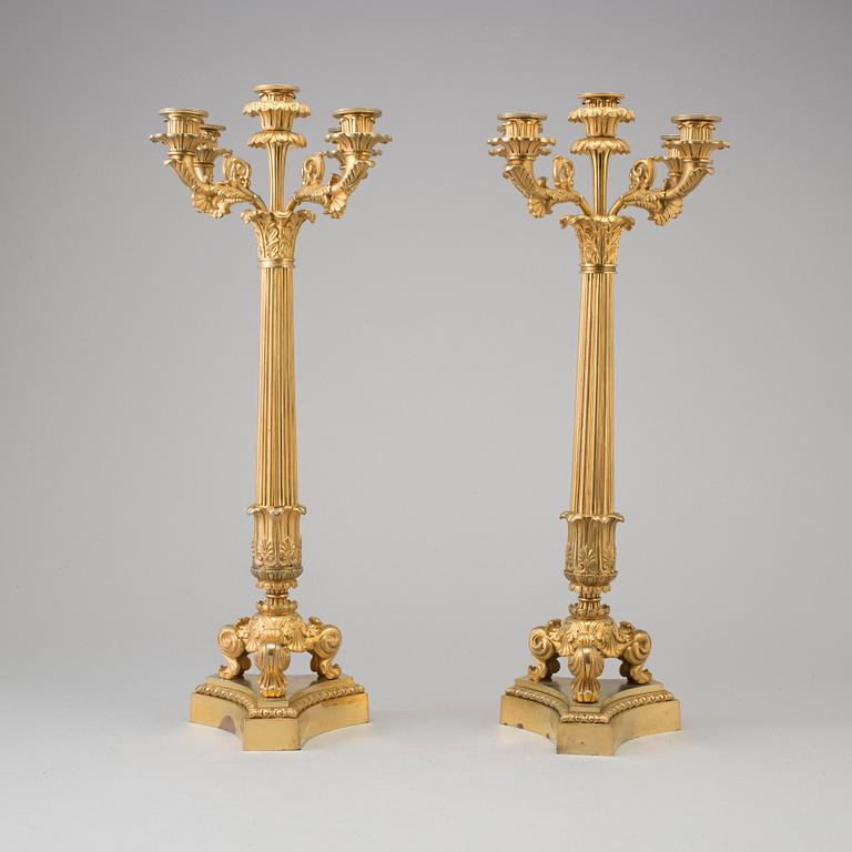 KANDELABRAR, ett par, förgylld brons, senempire, 1800-talets mitt.