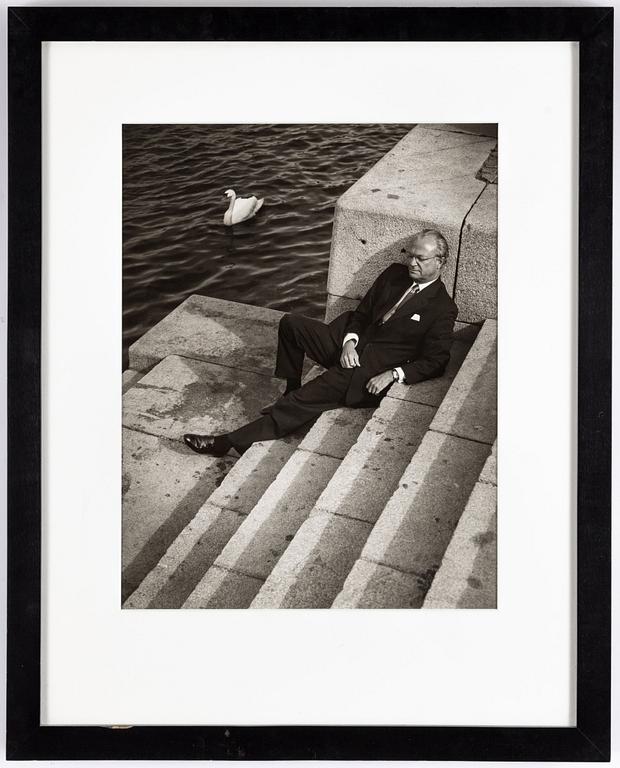 Bruno Ehrs, "Carl XVI Gustaf, Skeppsholmen, maj 2002".
