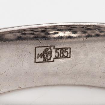 Ring, 14K vitguld, svarta och färglösa diamanter ca 2.20 ct tot. Moskva efter 1994.