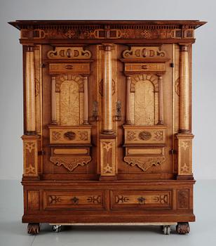 SKÅP. Renässansstil, 1800/1900-tal.