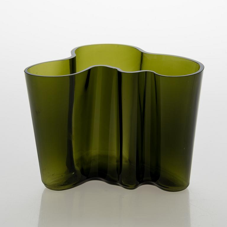 Alvar Aalto, a '3030' vase signed Alvar Aalto 3030.