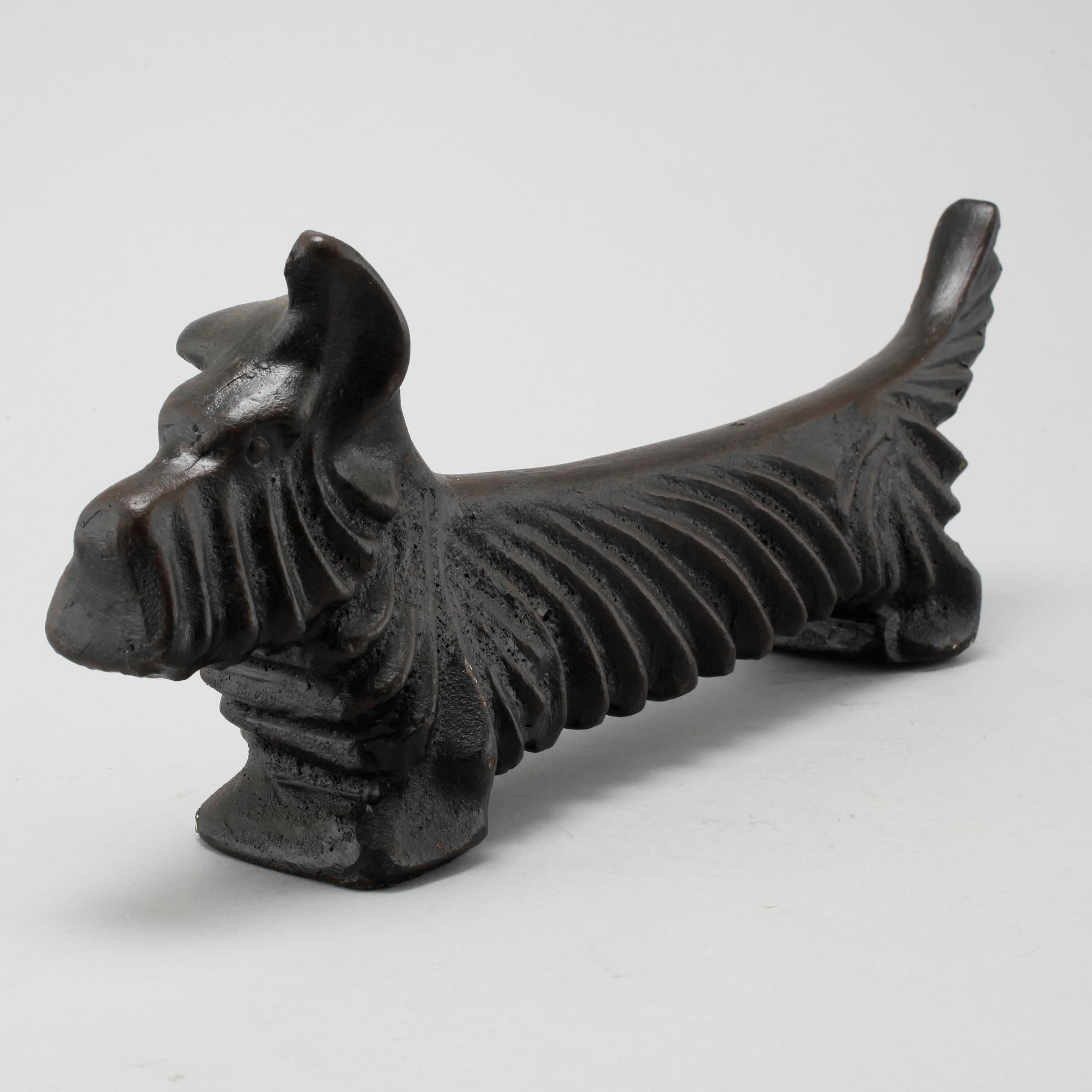 A iron cast fire guard, probably from ASEA, 20th century.