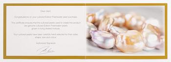 Pärlcollier, med odlade barockformade sötvattenspärlor.