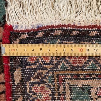 Carpet, Old Bakhtiari, approx. 301 x 223 cm.