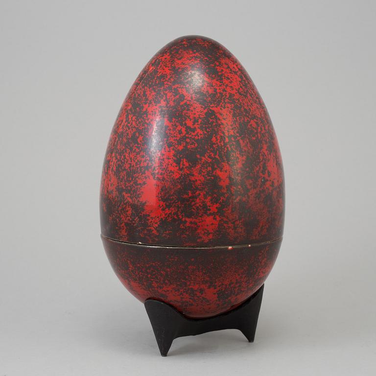 Hans Hedberg, a faience egg, Biot, France.