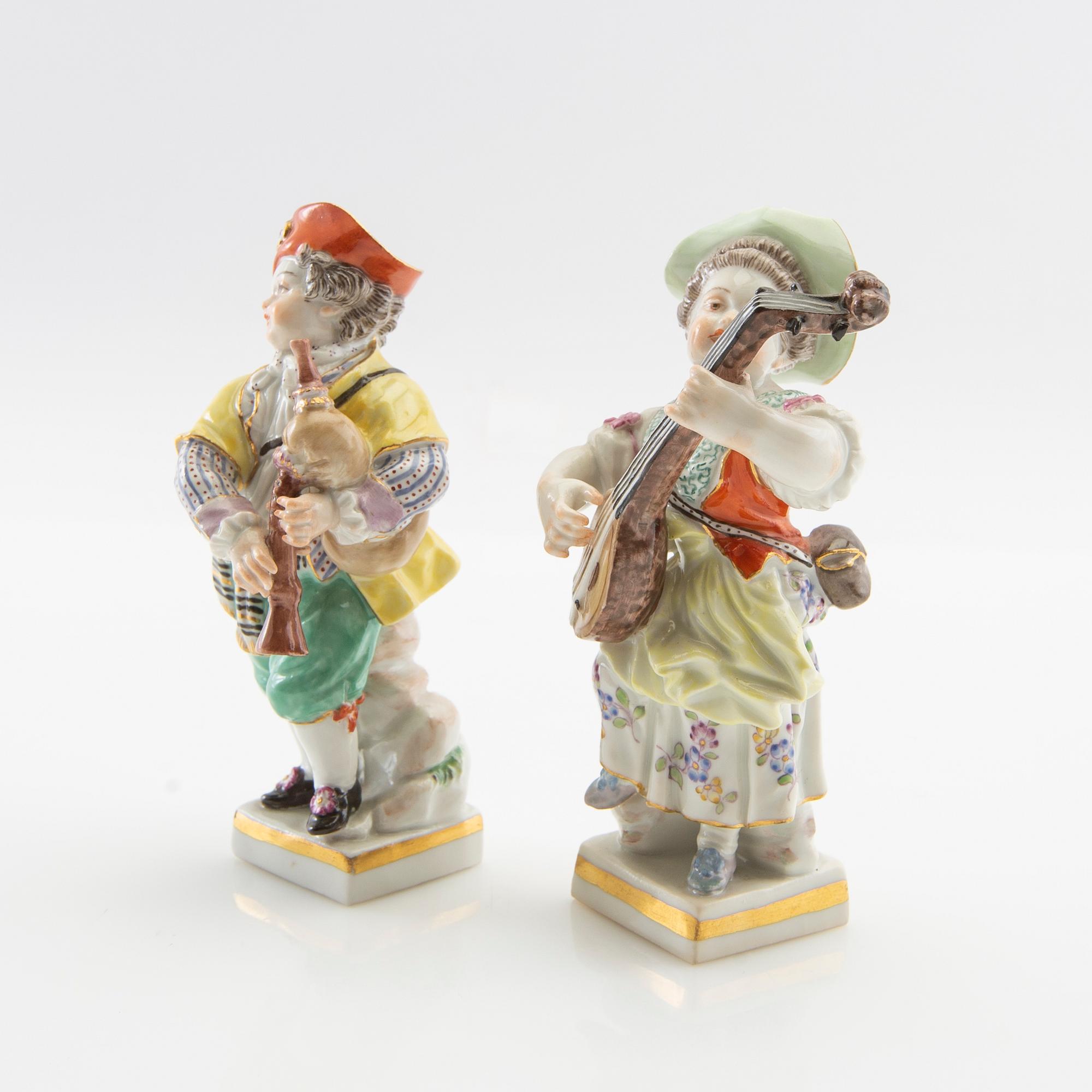Meissen figurines 2 pcs, 19th/20th century porcelain.