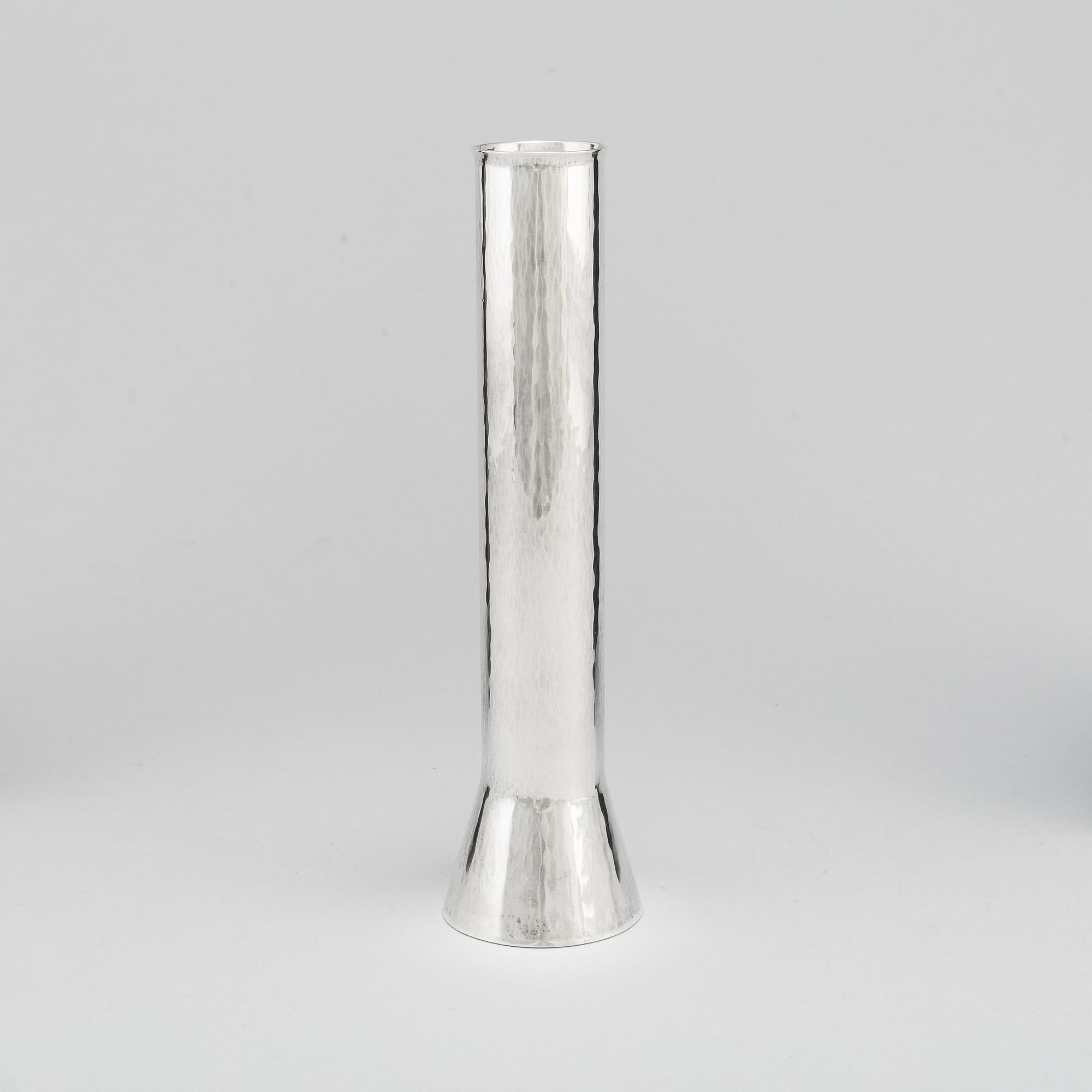 SIGURD PERSSON, a sterling silver vase, Stockholm, 1979.