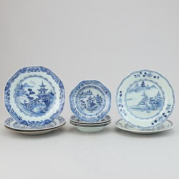 Five blue and white export porcelain plates and four dessert dishes, Qing dynasty, Qianlong (1736-95).