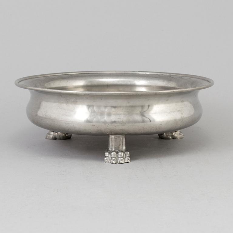 a pewter bowl by Anna Petrus for Firma Svenskt Tenn 1928.