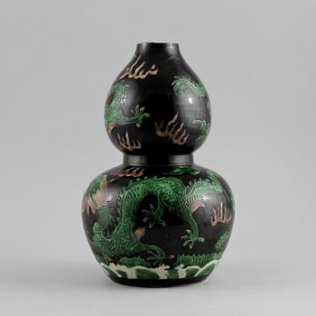 VAS, porslin, Kina, omkring sekelskiftet 1800/1900.