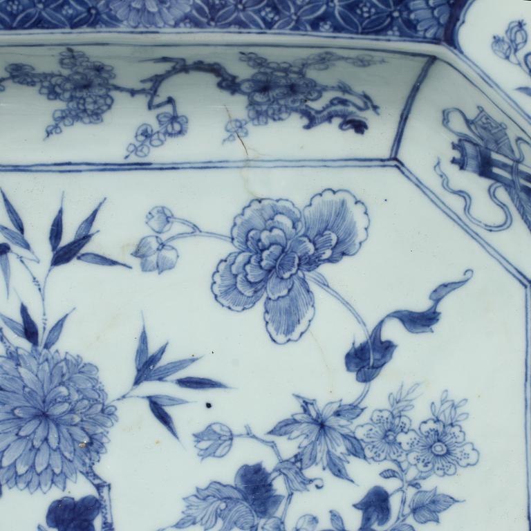 UNDERFAT, porslin, Kina, 1700/1800-tal.