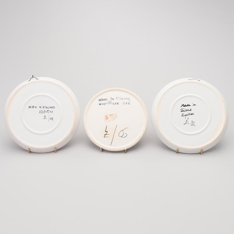 A set of three Wall Plates, signed L.Z. Made in Finland, Kupittaan Savi, 1960s.