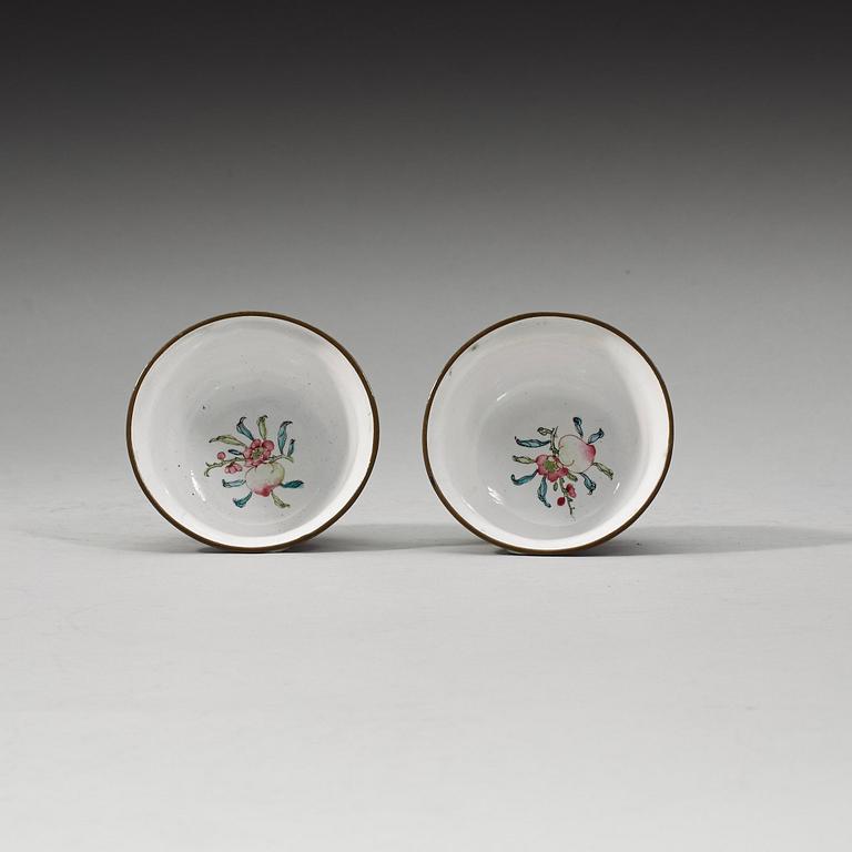 A pair of copper on enaml cups with covers, Qing dynasty, 18th Century.