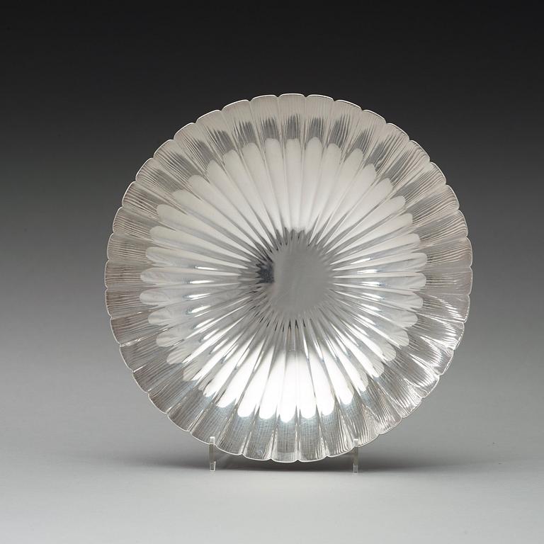 Sigvard Bernadotte, a sterling 'Strawberry bowl', by Georg Jensen, Köpenhamn 1933-44.