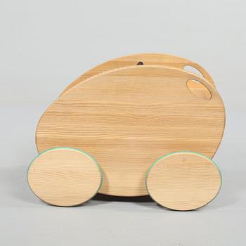 LEKSAKSBIL, 5+5 Design, snickeri & formgivning på Malmstens CTD, numrerad 2 av 30, 2005.