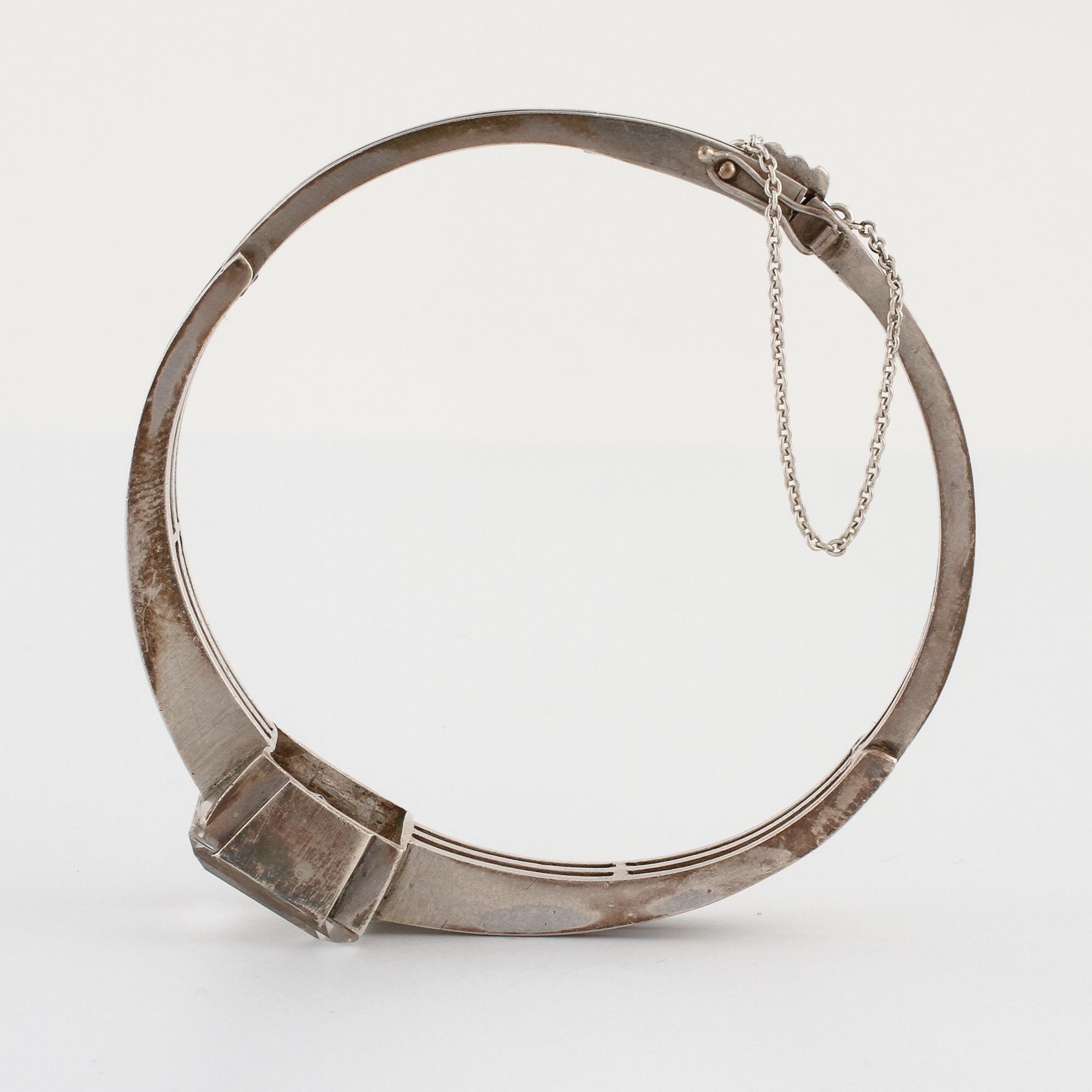 ATELJÉ STIGBERT, Stockholm, 1944, a faceted rock crystal bangle.