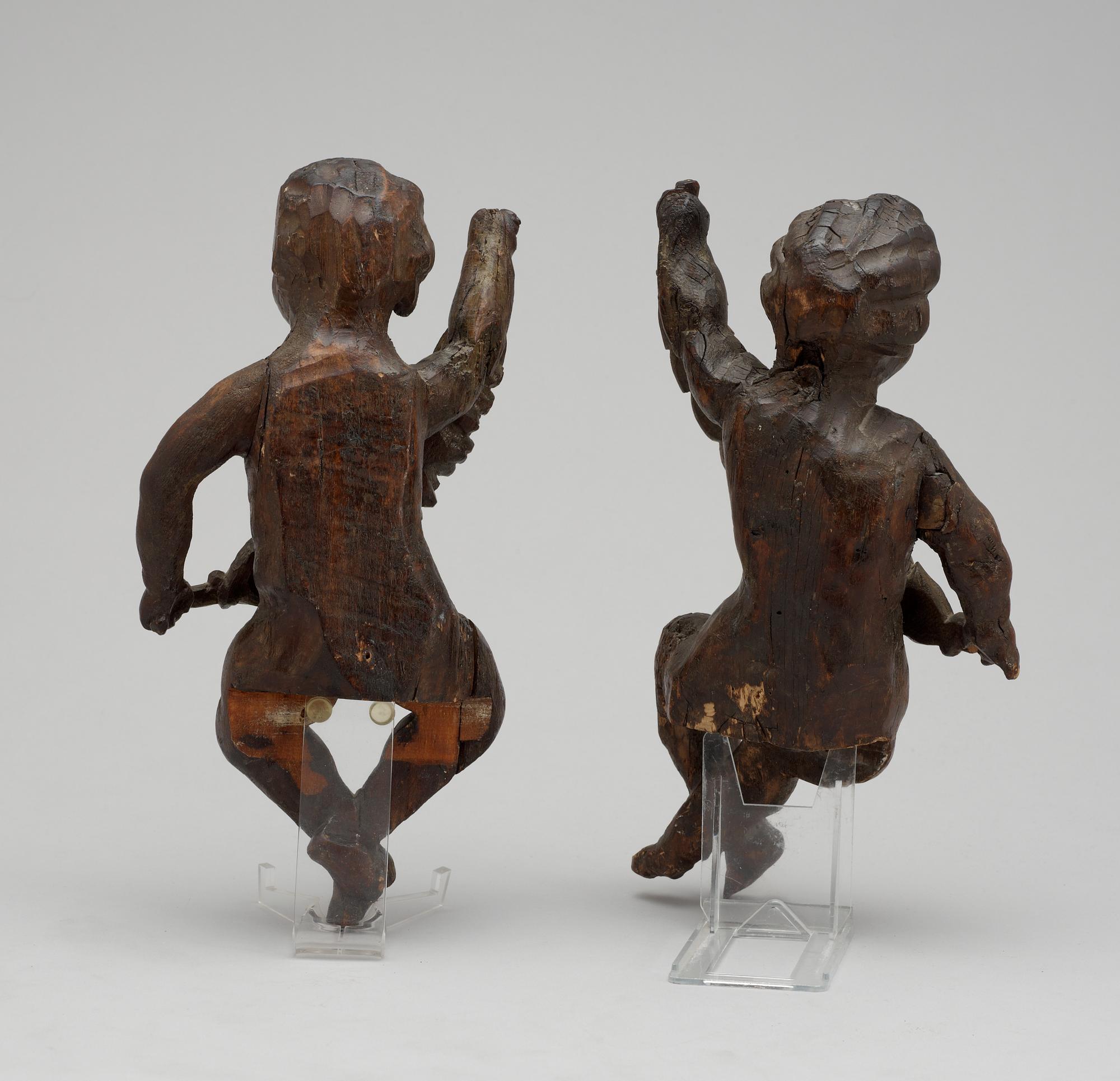 DEKORDELAR, 2 st, snidat trä. Barock, 1600/1700-tal.