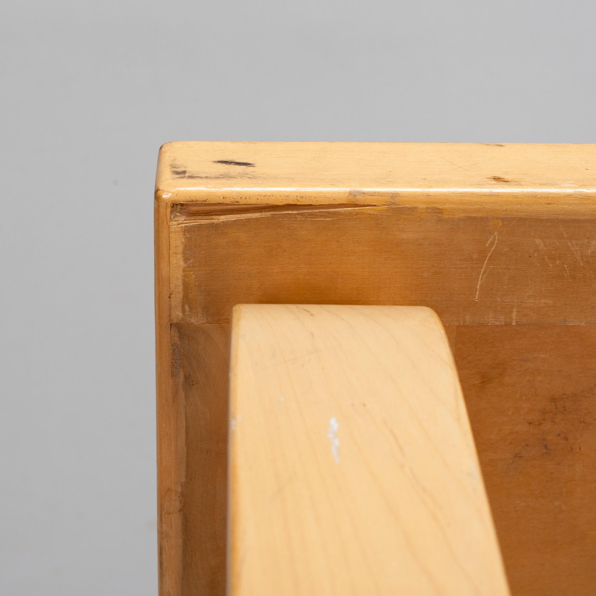 Alvar Aalto, A mid-20th century table for O.Y. Huonekalu- ja Rakennustyötehdas A.B.