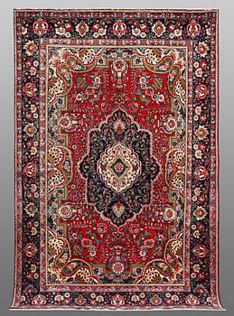 Matto, Tabriz, ca 295 x 195 cm.