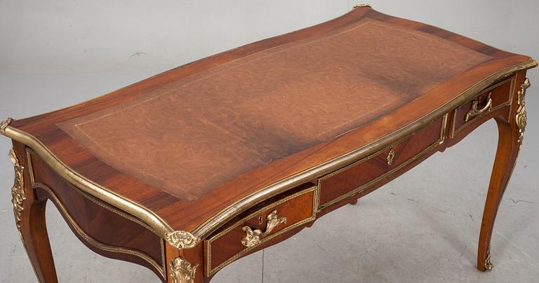 SKRIVBORD, Louis XV-stil. 1900-tal.