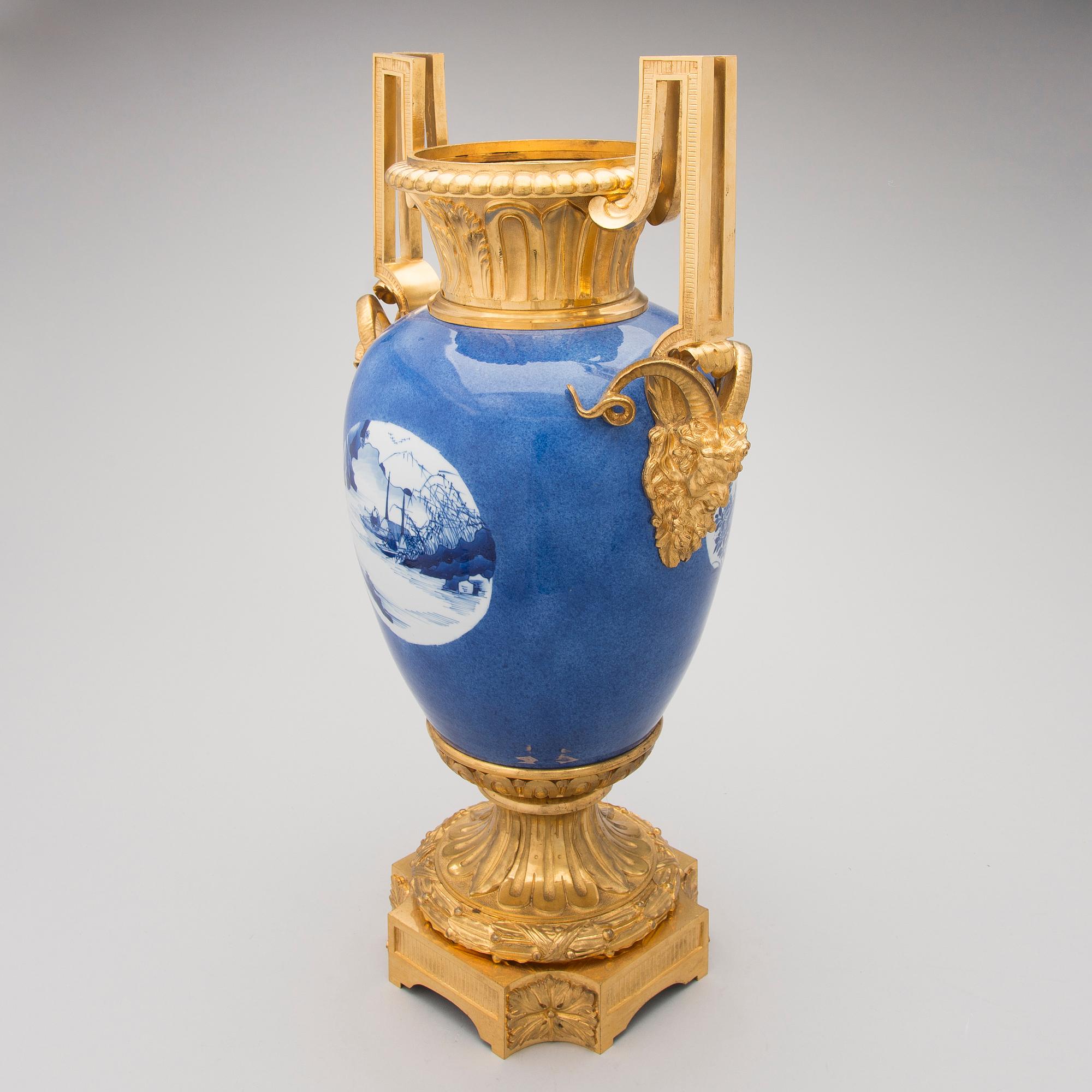 URN, gilt bronze and Chinese porcelain, ca 1850-70.