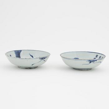 Two similar Chinese porcelain bowls, Transition, Tianqi, Chongzheng, 17th Century.