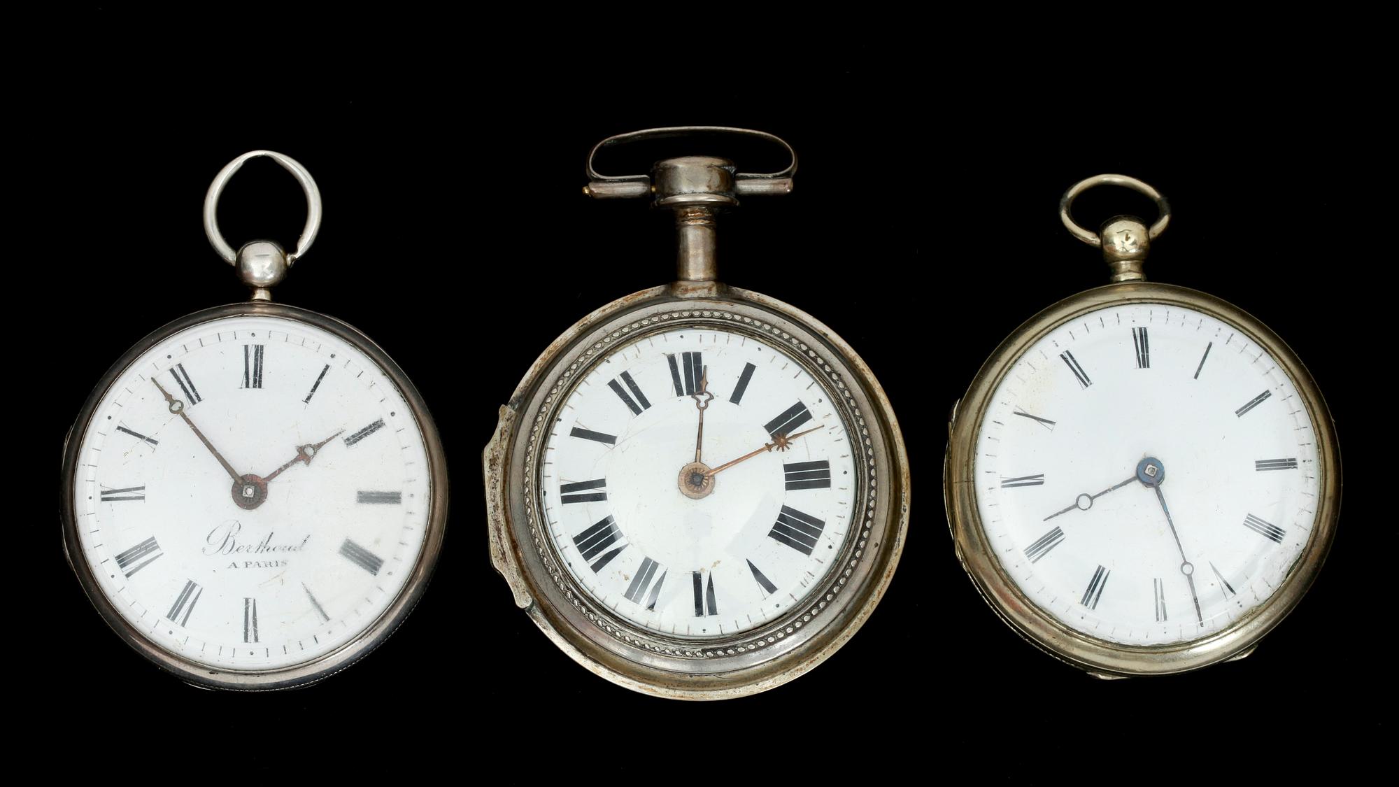 HERRFICKUR, 3 st, metall, omkring år 1800.