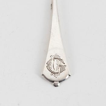 A set of 16 French silver 950 oyster forks, Paris circa 1900.