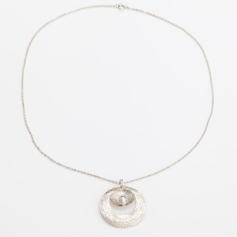 Elis Kauppi, A sterling silver necklace. Kupittaan kulta, Turku 1973.